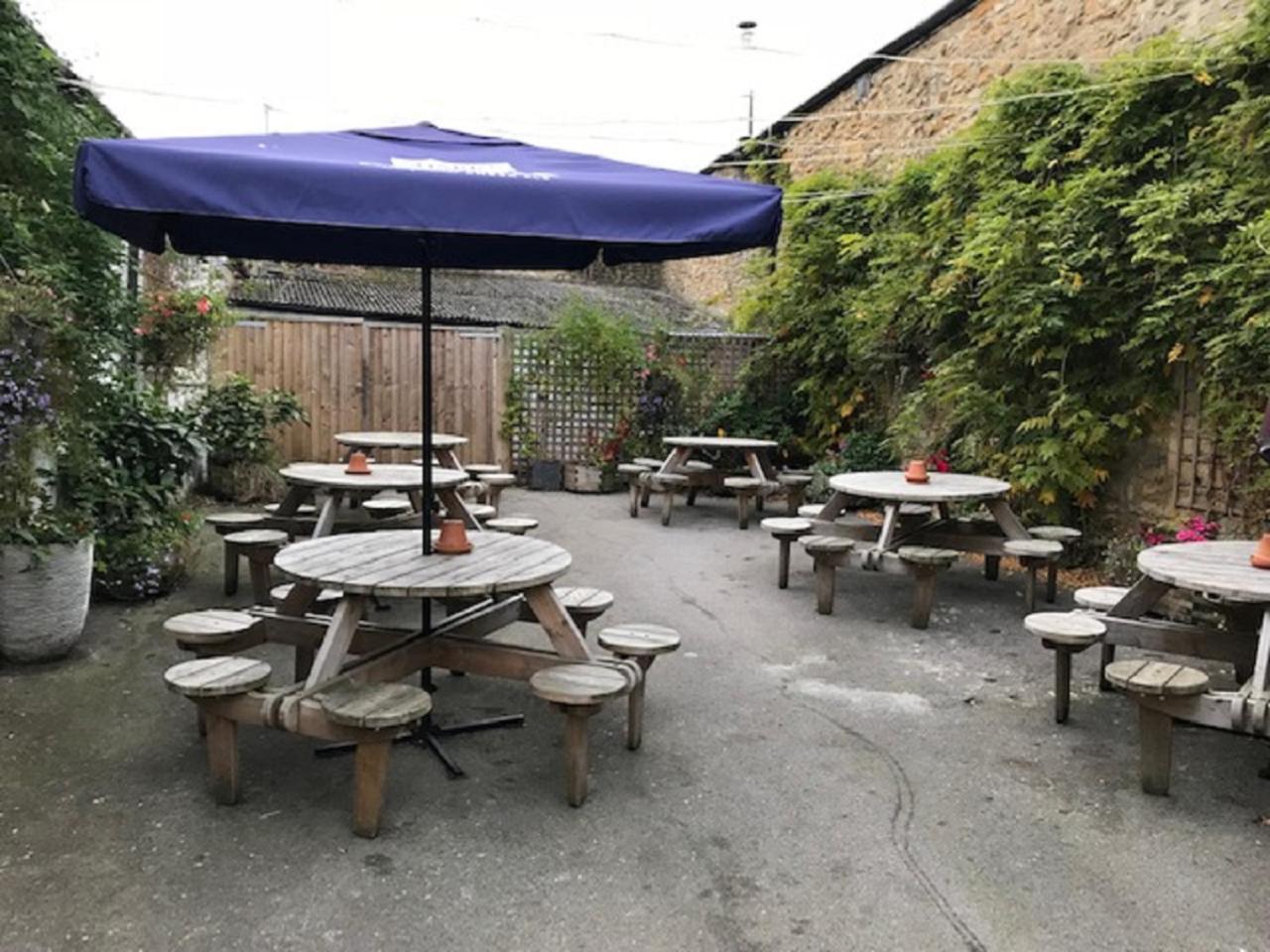 The Britannia Inn شيربورن المظهر الخارجي الصورة
